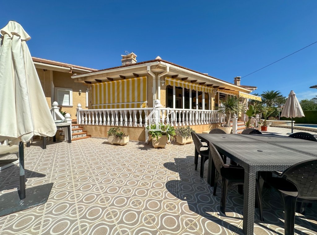 Segunda Mano - Villa - Orihuela Costa