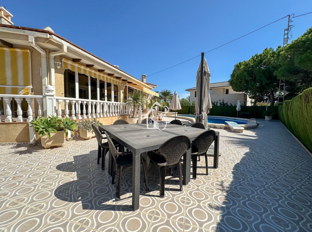 Segunda Mano - Villa - Orihuela Costa