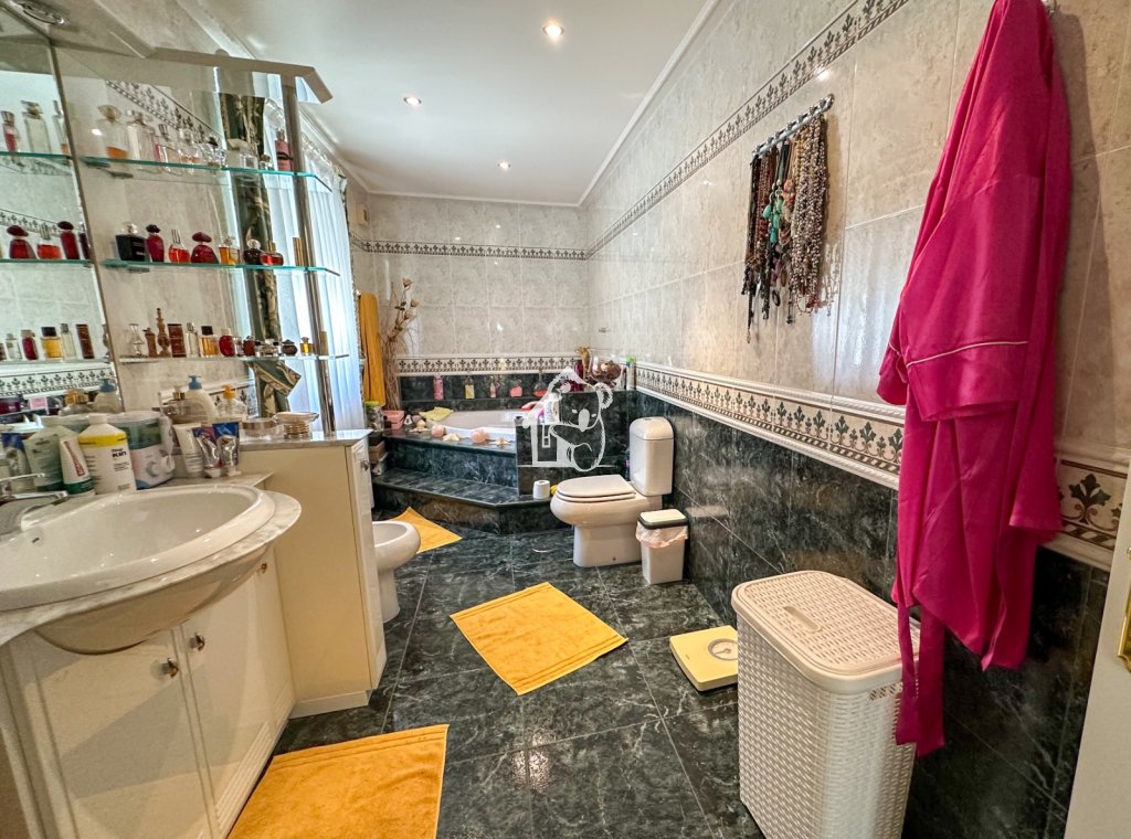 Segunda Mano - Villa - Orihuela Costa