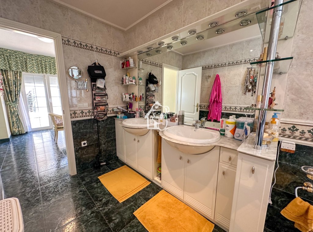 Segunda Mano - Villa - Orihuela Costa