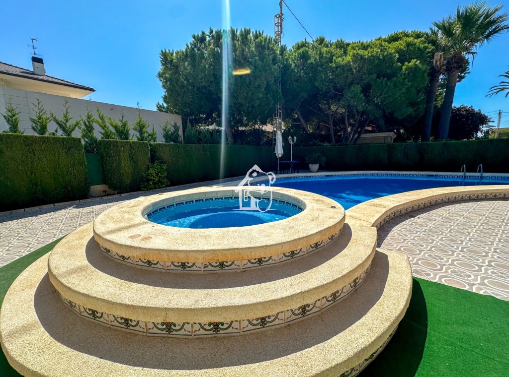 Segunda Mano - Villa - Orihuela Costa