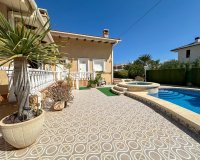 Segunda Mano - Villa - Orihuela Costa