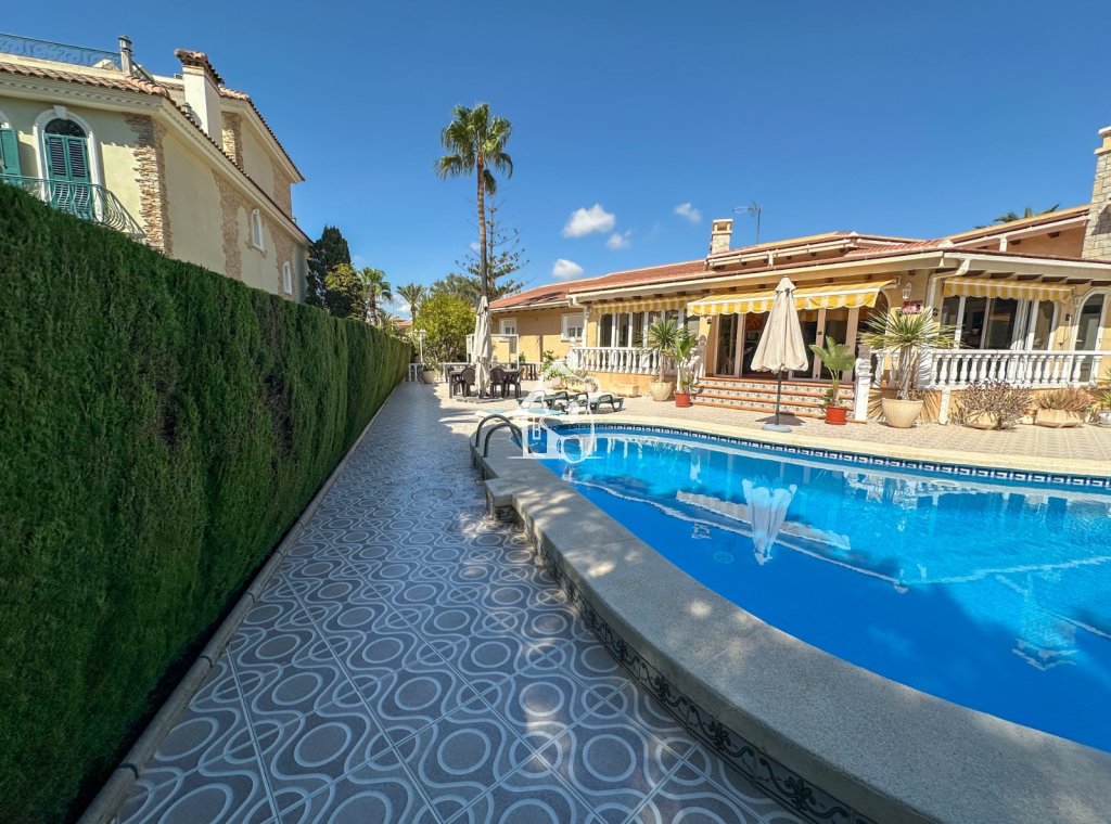 Segunda Mano - Villa - Orihuela Costa