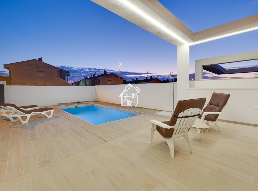 Segunda Mano - Villa - Torrevieja - Nueva Torrevieja - Aguas Nuevas