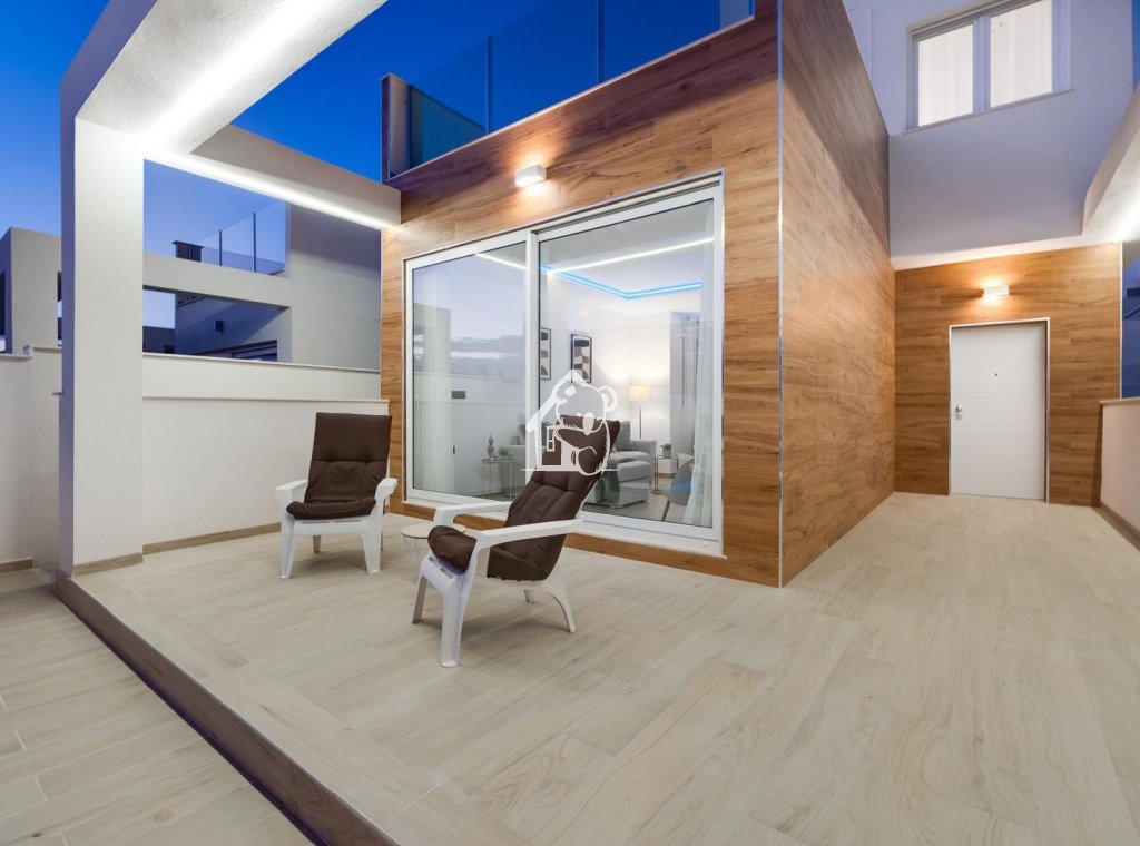 Segunda Mano - Villa - Torrevieja - Nueva Torrevieja - Aguas Nuevas