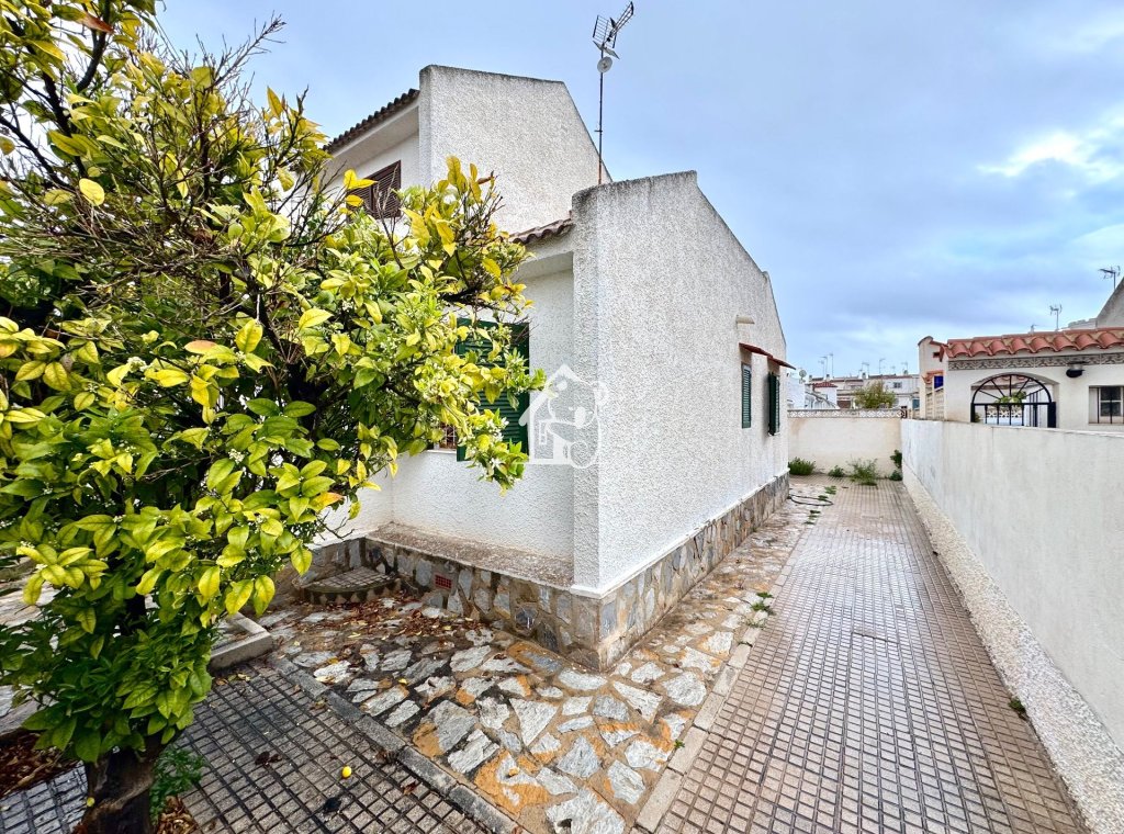 Segunda Mano - Villa - Torrevieja - Torrevieja Centro