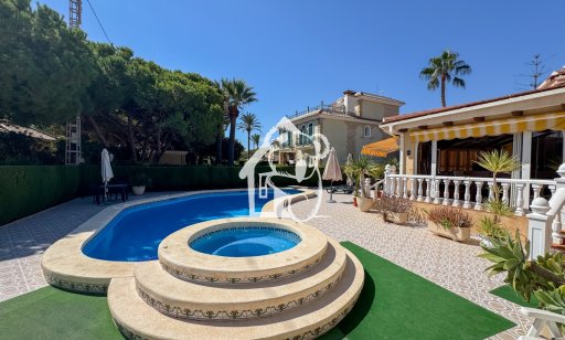 Villa - Herverkoop - Orihuela Costa - LUX0069