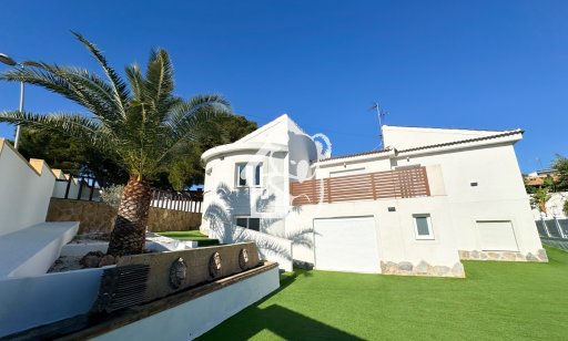 Villa - Segunda Mano - Torrevieja - Los Balcones - Los Altos del Edén